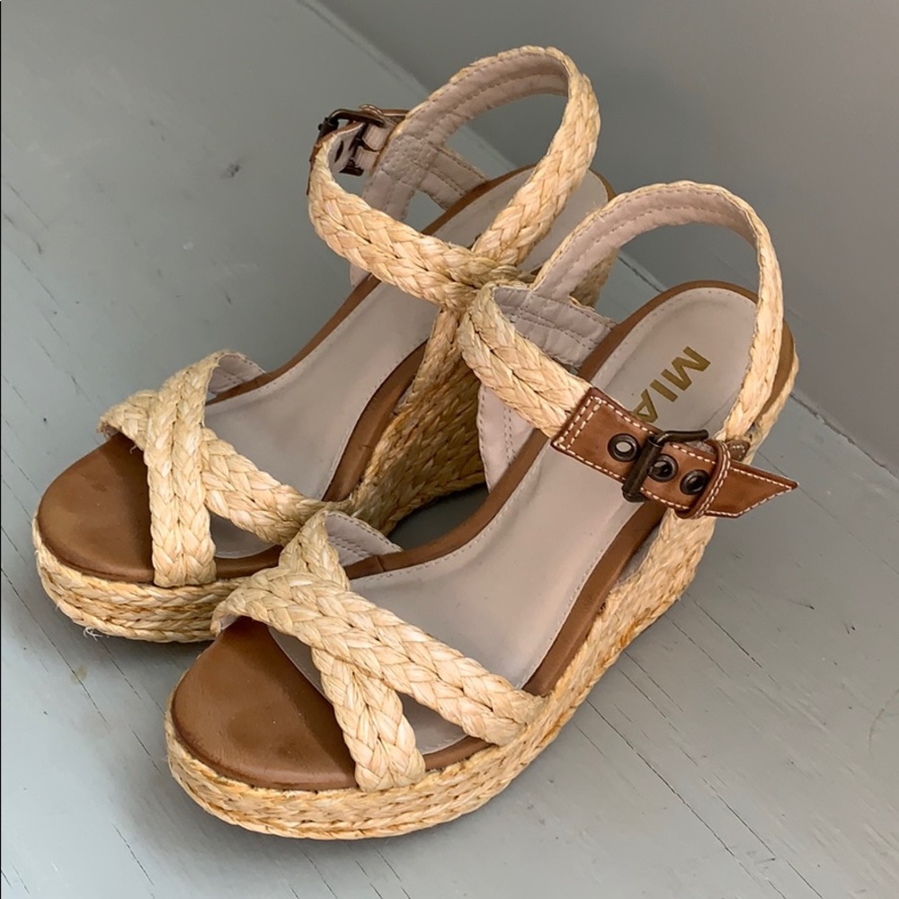 Mia Strappy straw wedges
